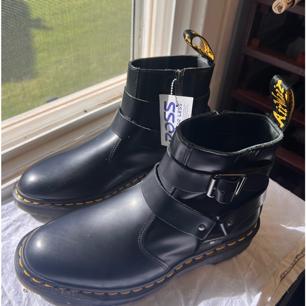 NWT! Dr. Martens men’s Jaime boot. Black. Sz. 8